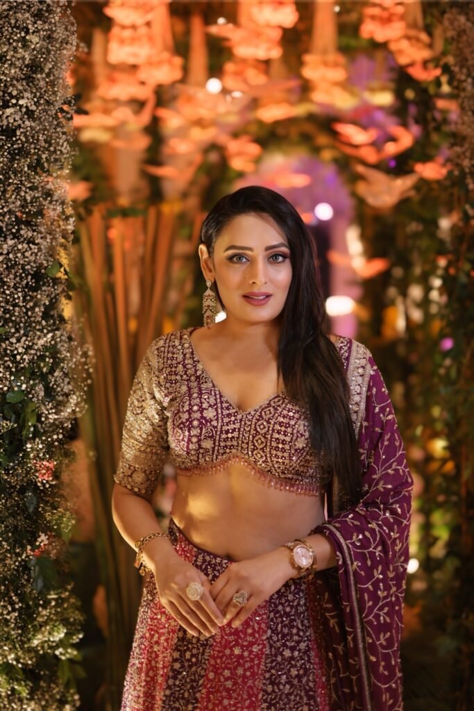 Rupa Khurana | Celebrity Emcee Rupa Khurana celebrity emcee hosting a live event on stage